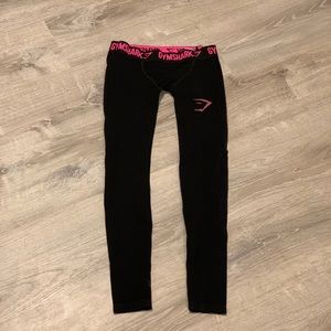 Gym shark leggings